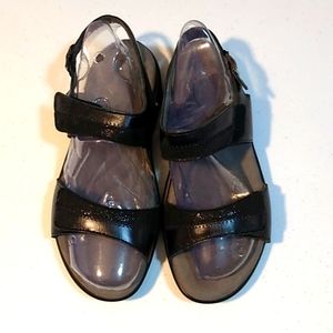 SAS Sandals Size 8.5WW Black Excellent